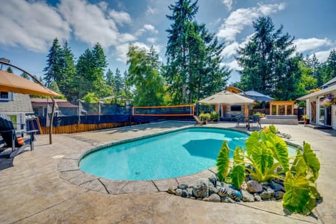 Hot Tub and Sauna Home 8 Mi to Downtown Tacoma! House in University Place