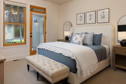 Cascade Cottage in Pine Meadows for 6 House in Sisters