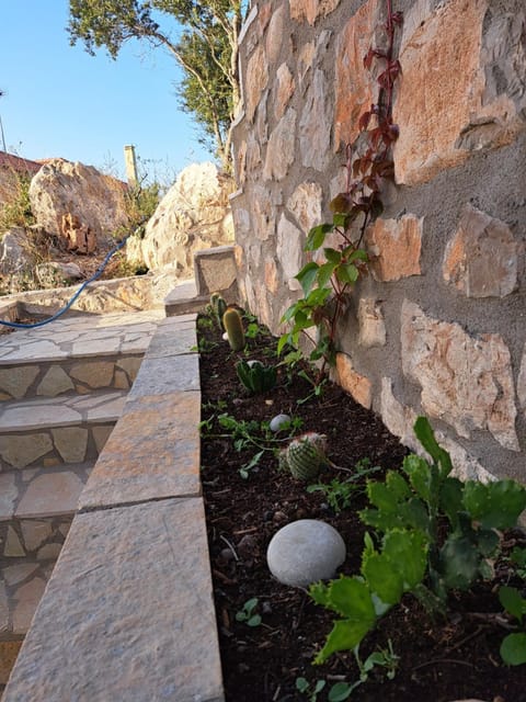 Garden, Decorative detail