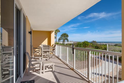 Azure 118 - Beachfront Ground Floor Corner Condo Apartment in Okaloosa Island