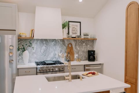 Mountain Cabin 20mins to Hunter Mt, hiking trails-3bds & 3baths Cabin in Capital District, NY, USA