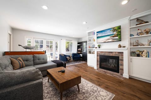 10 min to Beach Central Villa House in La Jolla