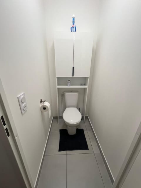 Chambre dans appartement Vacation rental in Île-de-France