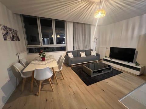 Chambre dans appartement Vacation rental in Île-de-France