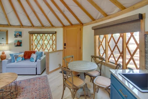 Unplugged Retreat! Unique Yurt with Deck in Smokies Apartment in Center Hill Lake