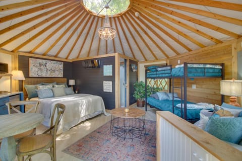 Unplugged Retreat! Unique Yurt with Deck in Smokies Apartment in Center Hill Lake