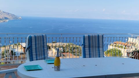 View (from property/room), Balcony/Terrace, Sea view