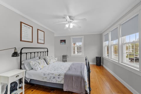 Bed, Bathroom, Bedroom