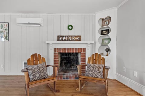 Living room, Photo of the whole room, Seating area