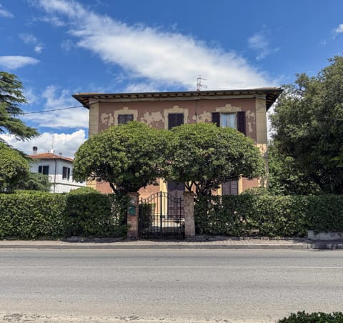 La Contessa Rossa Apartment in Tuscany