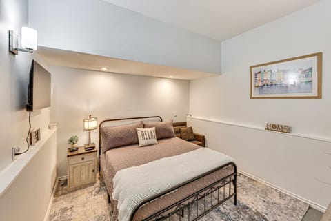 Extended-Stay Suite Near I-15 in Lake Elsinore! Apartment in Lake Elsinore