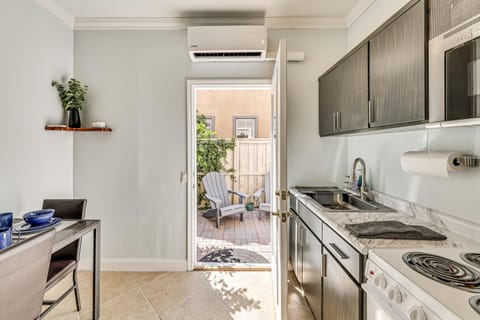 Extended-Stay Suite Near I-15 in Lake Elsinore! Apartment in Lake Elsinore