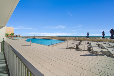 Blu 107 - Oceanfront & Ground Floor End Unit! Apartment in Okaloosa Island