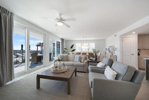 Blu 107 - Oceanfront & Ground Floor End Unit! Apartment in Okaloosa Island