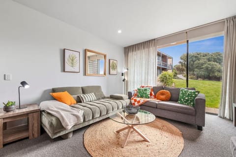 Golfcourse, Golfcourse, Minigolf, Minigolf, View (from property/room), Living room