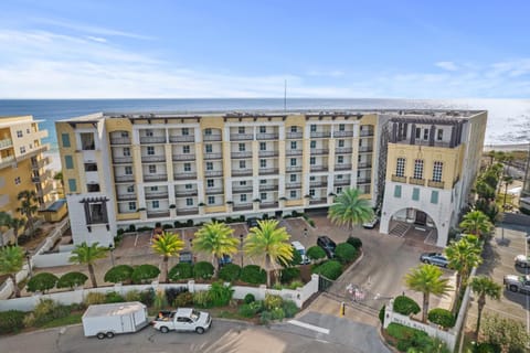 Bella Riva 203 - Oceanfront - Beach Service Included - Luxury - Viking Appliances Apartment in Okaloosa Island