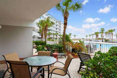 Gulfside 113 at Destin West - Ground Floor - Free Beach Service Apartment in Okaloosa Island