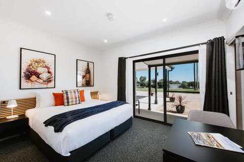 Bed, View (from property/room), Other, Photo of the whole room, Bedroom