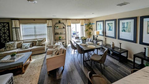 Luxury Groveland Villa with Pool, Grill & Office House in Groveland