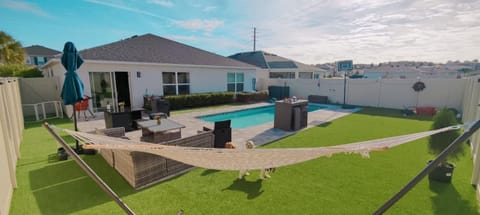 Luxury Groveland Villa with Pool, Grill & Office House in Groveland