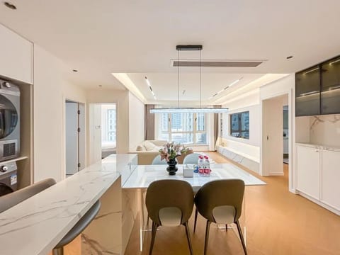 TV and multimedia, Living room, Dining area