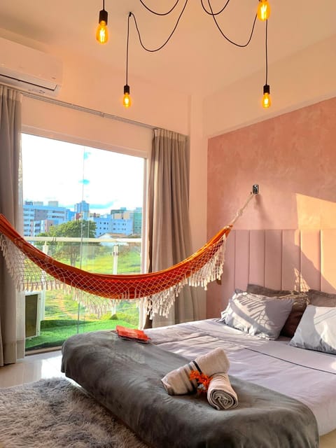 Bed, Natural landscape, Photo of the whole room, air conditioner
