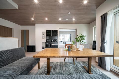 TV and multimedia, Living room, Dining area