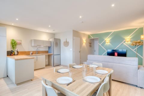 Living room, Meals