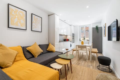 TV and multimedia, Kitchen or kitchenette, Living room, Dining area
