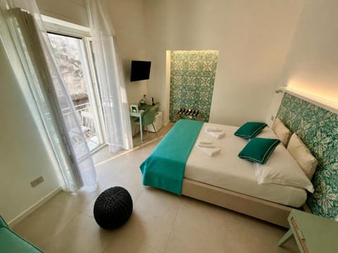 Bed, TV and multimedia, Balcony/Terrace, Balcony/Terrace, Photo of the whole room, Seating area, Bedroom, towels