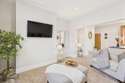 TV and multimedia, Living room, Seating area