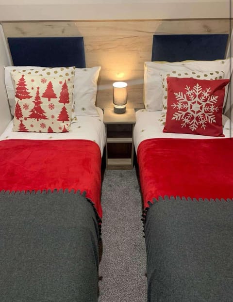 Larch View Campground/ 
RV Resort in Tattershall