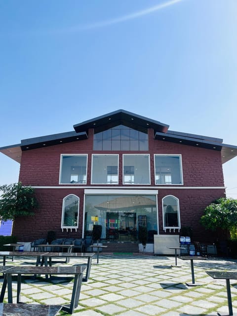 Restaurant/places to eat, Restaurant/places to eat