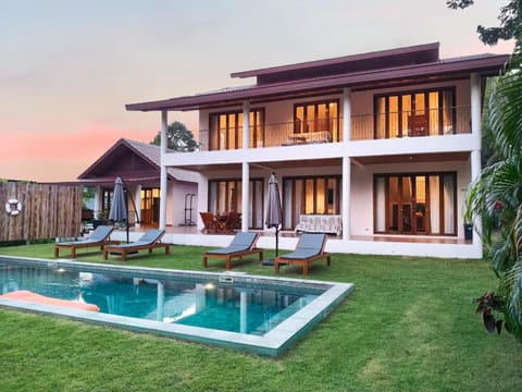 Property building, Swimming pool, Swimming pool