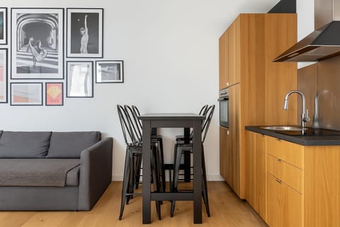 Kitchen or kitchenette, Living room