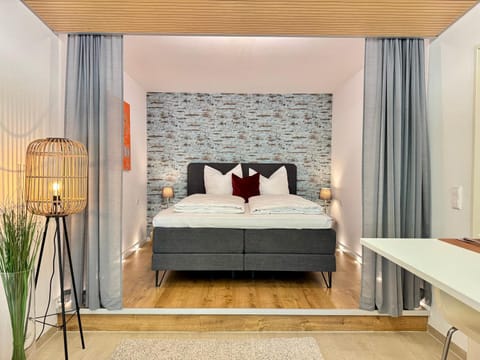 Photo of the whole room, Bedroom