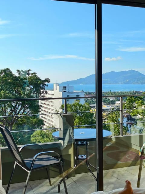 Patio, Balcony/Terrace, Seating area, Lake view
