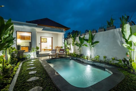 Property building, Natural landscape, Garden, Garden view, Pool view, Swimming pool, sunbed