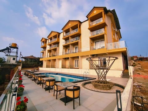 Facade/entrance, Pool view