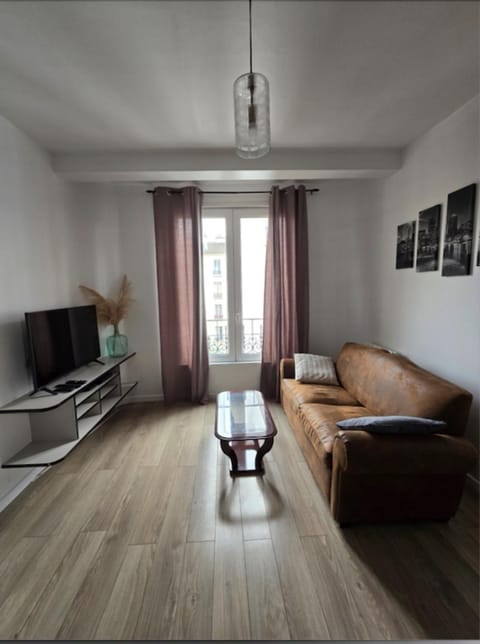 Bright apartment near the Stade de France Apartment in Saint-Denis, France
