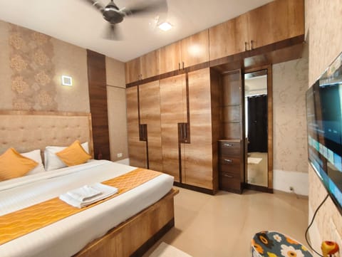 Bed, Photo of the whole room, Bedroom, air conditioner