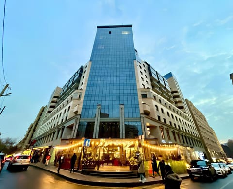 Property building, City view, Location