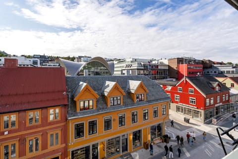 Nearby landmark, Day, Neighbourhood, City view