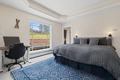 Colorado Mountain Getaway - 5BR 3BA, Hot Tub,Views House in Edwards