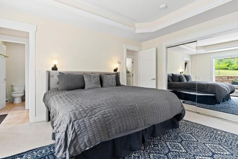 Colorado Mountain Getaway - 5BR 3BA, Hot Tub,Views House in Edwards