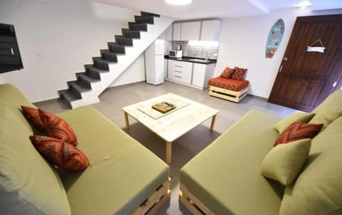 Kitchen or kitchenette, Living room