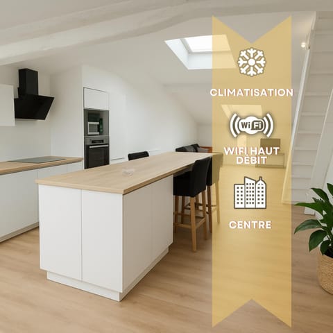 Kitchen or kitchenette, Text overlay