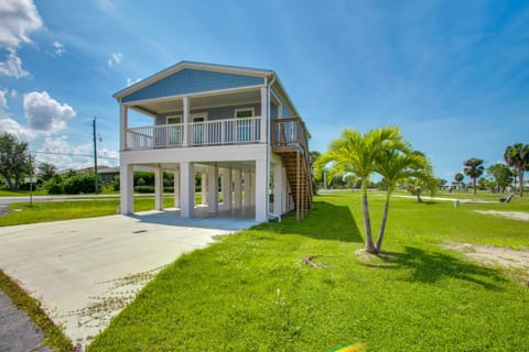 Sunny Fort Myers Home Golf, Shop and Relax! House in Iona