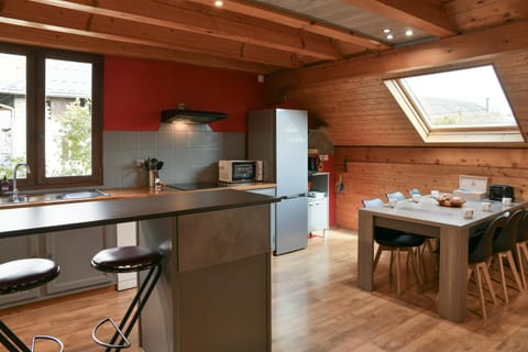 Property building, Kitchen or kitchenette, Living room