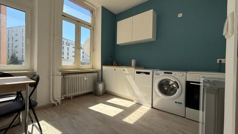 Dining area, dishwasher, washing machine